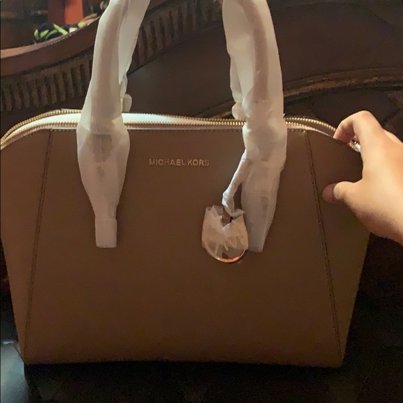 SOLD!!!! Authentic Michael Kors satchel - Picture 2 of 4